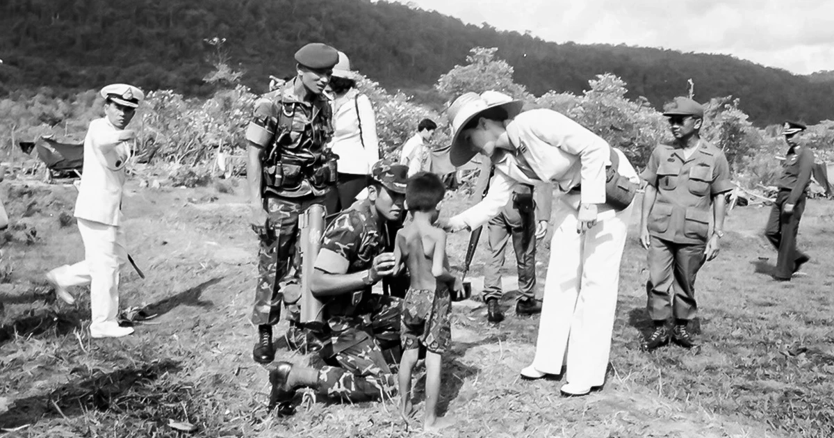 พระเมตตา "สมเด็จพระพันปีหลวง" เสด็จช่วยชาวกัมพูชานับแสนชีวิตบนเขาล้าน