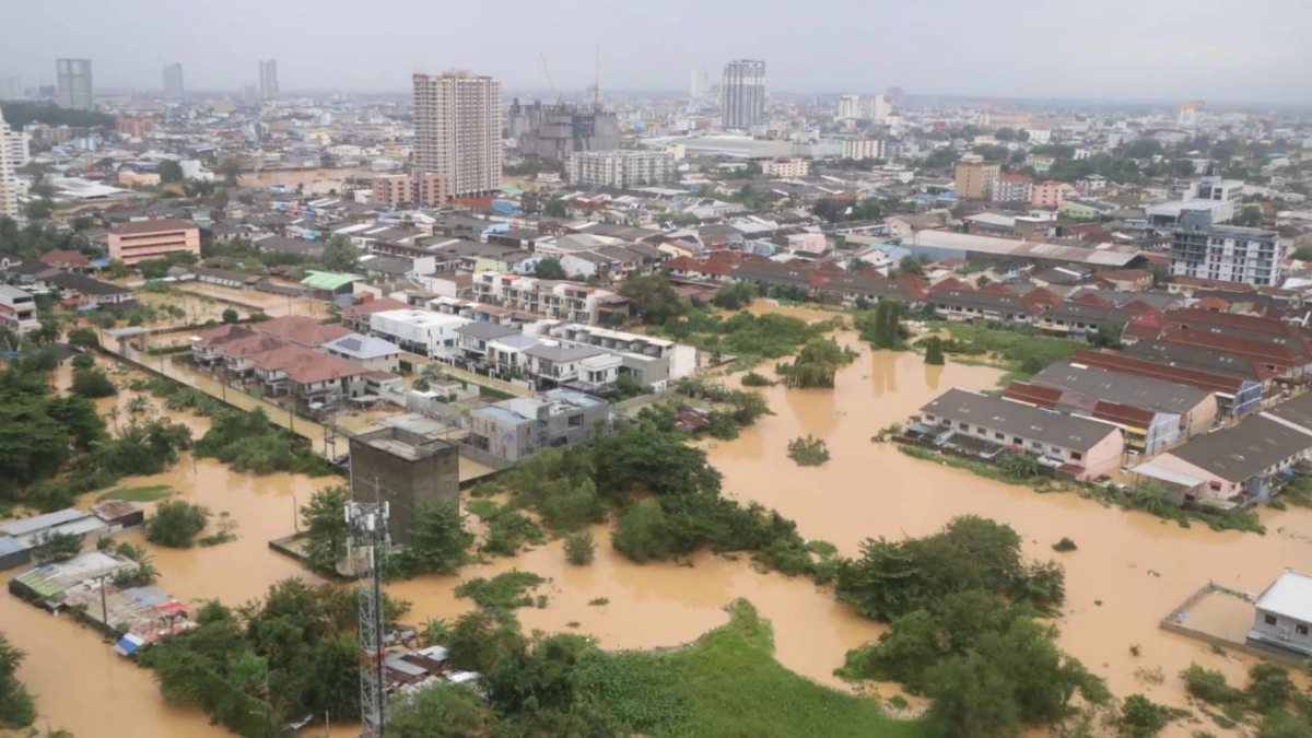 “รัฐมนตรีสันติ สั่งด่วน!” เปิดปฏิบัติการช่วยผู้บริโภคประสบภัยน้ำท่วมครั้งใหญ่  สั่ง สคบ. ใช้มาตรการเร่งด่วน แก้ปัญหาการใช้บริการเช่ารถ–เช่าซื้อรถยนต์และรถจักรยานยนต์