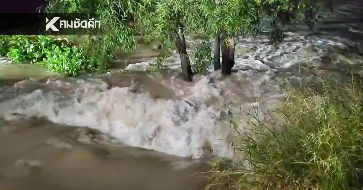 กลางดึกน้ำมหาศาลจากแม่น้ำน้อย ไหลทะลักท่วมทุ่งบางบาล – ผักไห่