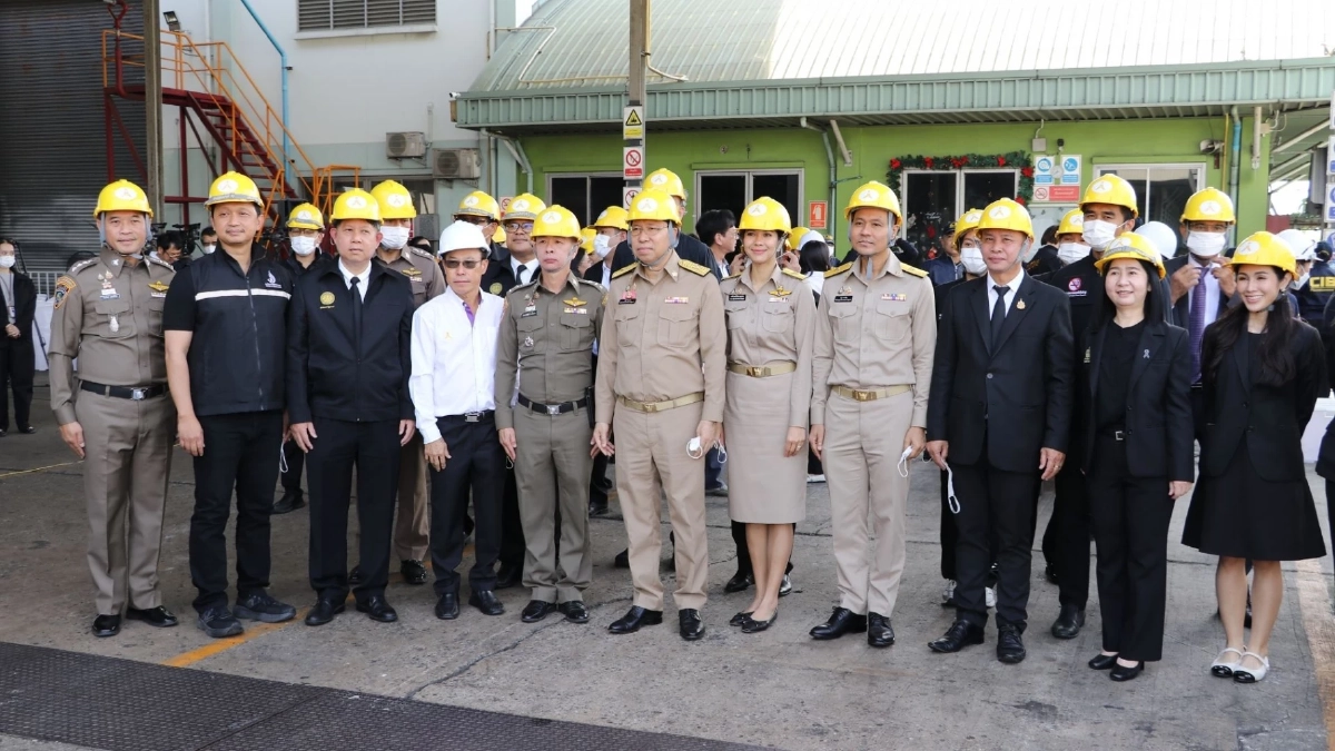 “รมต. สันติ ปิยะทัต” กดปุ่มทำลายบุหรี่ไฟฟ้าของกลาง เกือบ 1.8 แสนชิ้น ปกป้องสุขภาพประชาชนและเยาวชนไทย