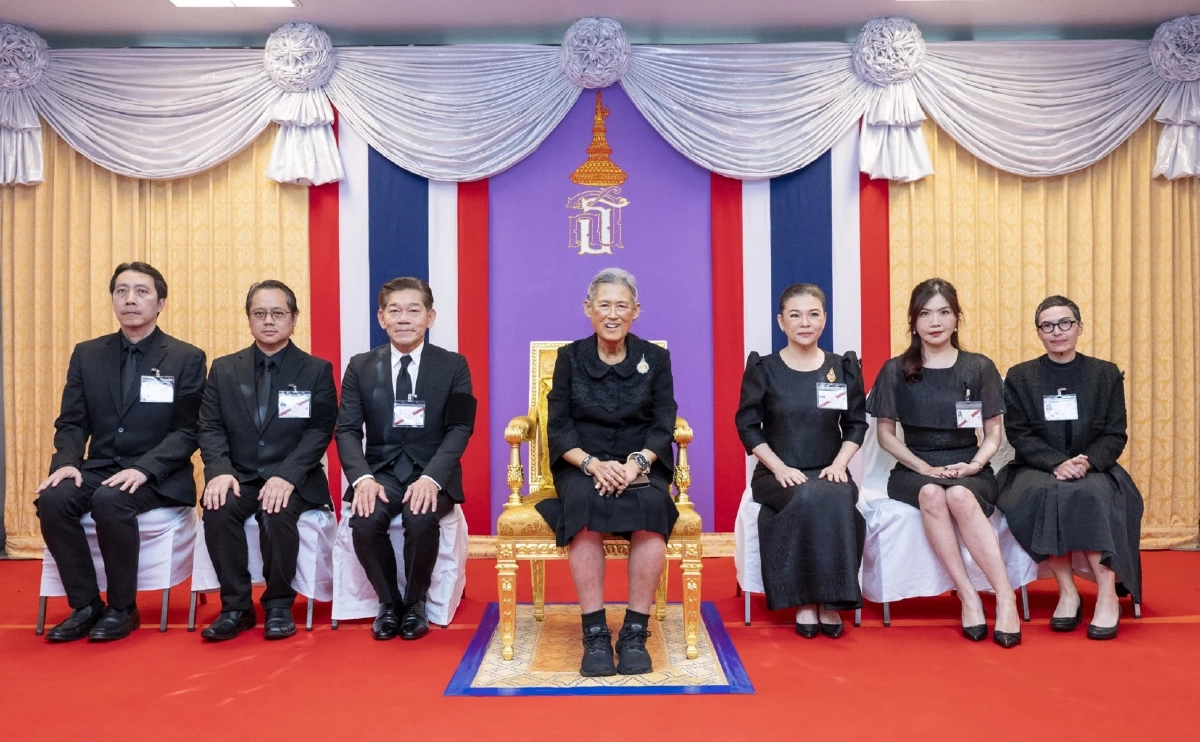 ทูลเกล้าฯ ถวายเงินสมทบทุน สนับสนุนหมู่บ้านเด็กเฉลิมพระเกียรติ