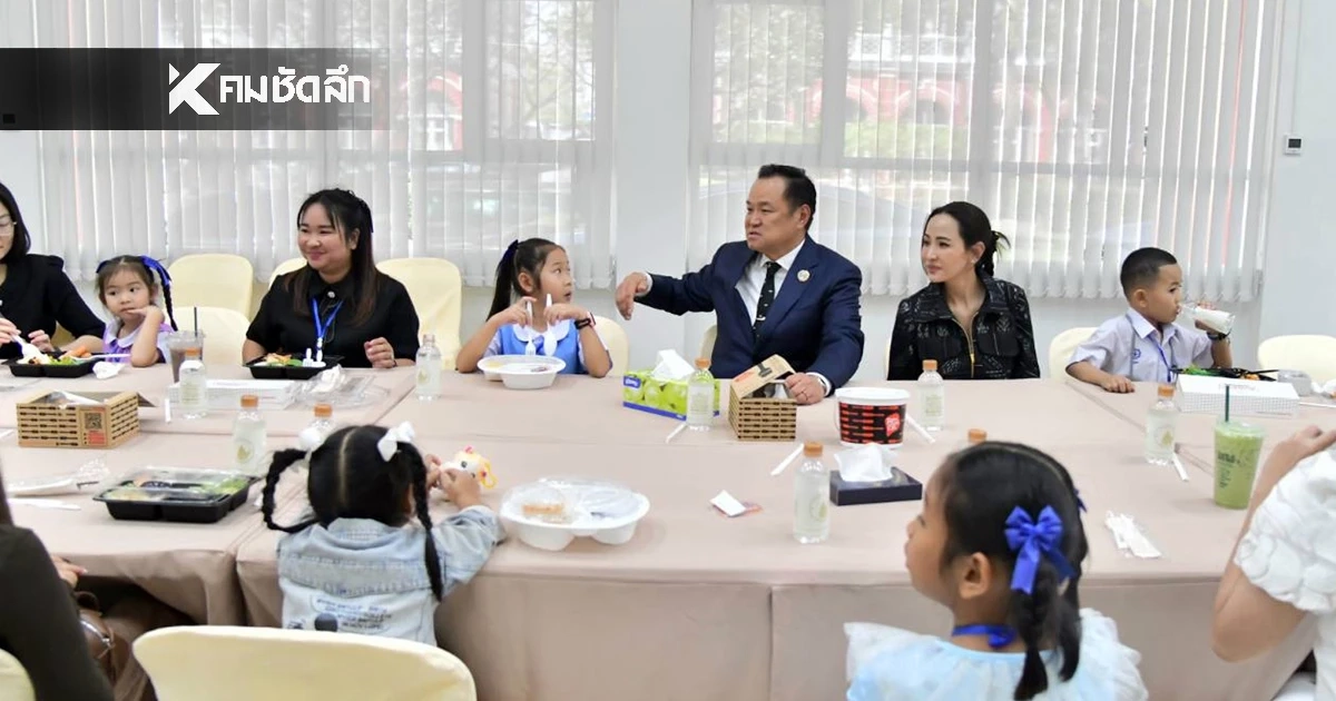 อนุทิน เปิดทำเนียบฯ กินข้าวกับครอบครัววีรชน ย้ำรัฐบาลพร้อมดูแลเต็มที่