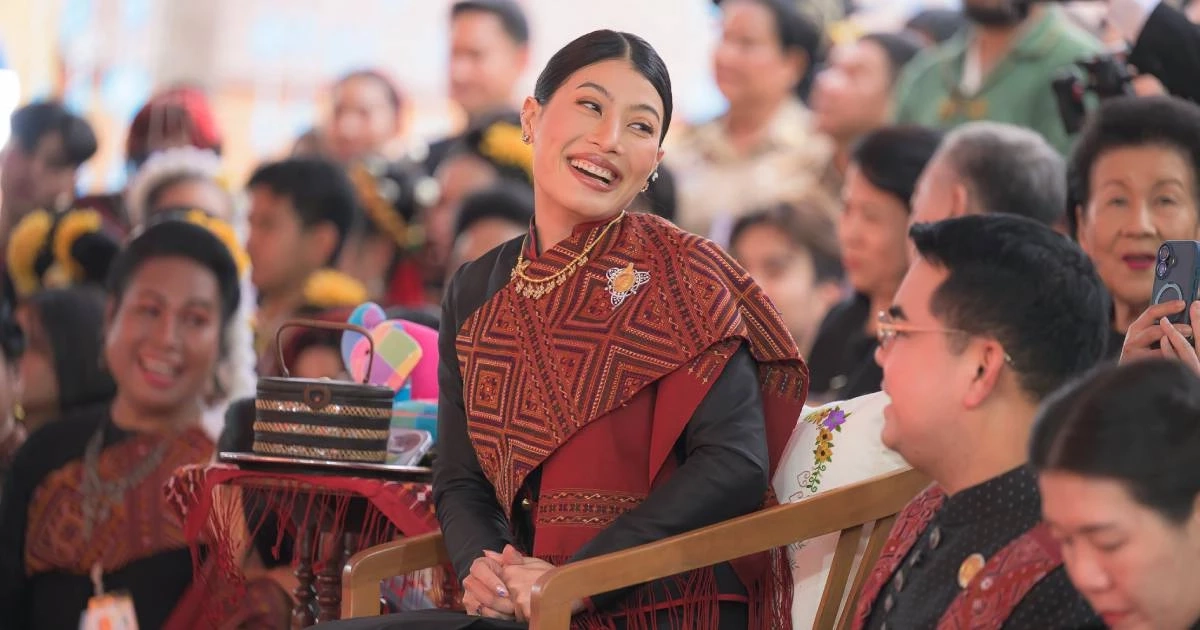 เจ้าฟ้าสิริวัณณวรี เสด็จไปทอดพระเนตร การจัดแสดงผลงานภูมิปัญญาผ้าไทย จ.กาฬสินธุ์