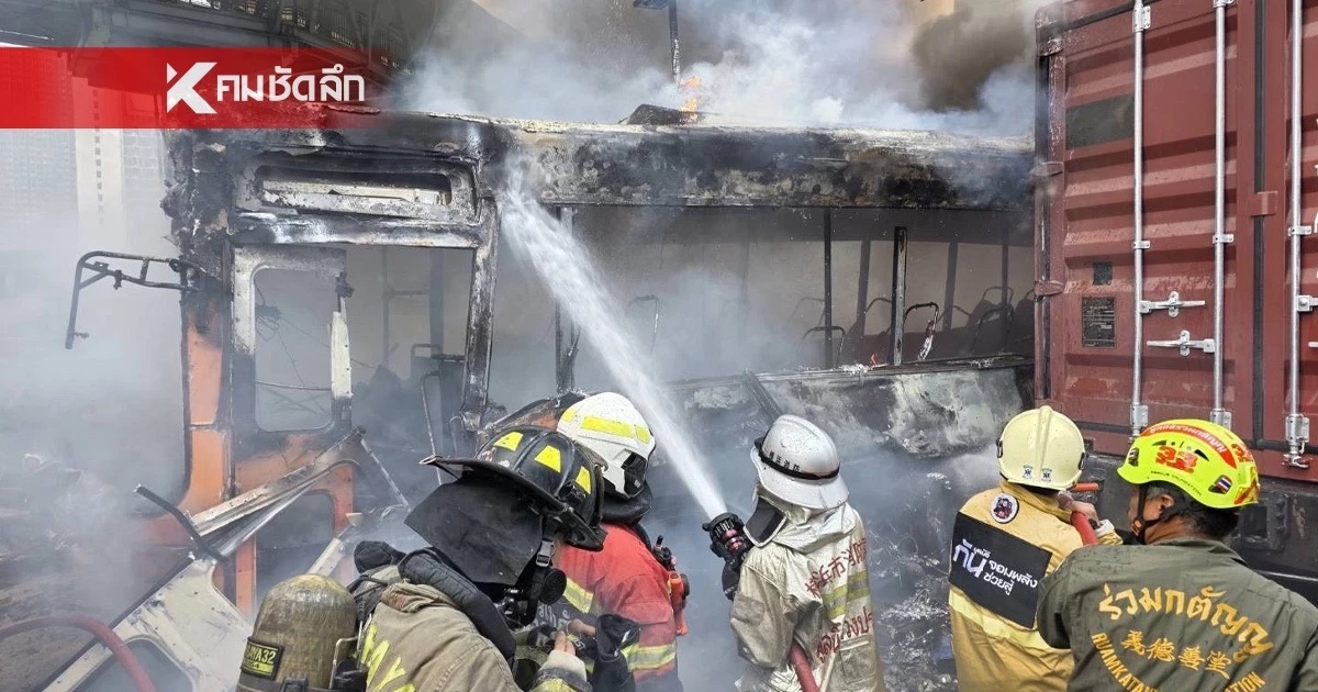 อุบัติเหตุเพลิงไหม้ รถไฟชนรถเมล์ ใกล้แอร์พอร์ตเรลลิ้งค์ ดับแล้ว 8 ราย